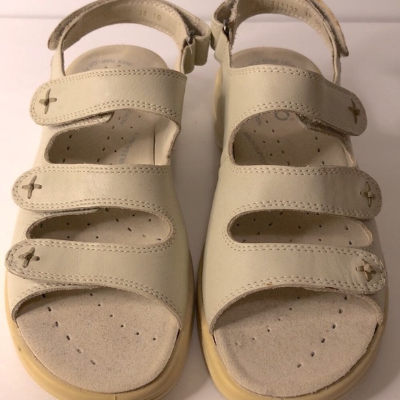 Ecco BRAND NEW Lightweight Adjustable Velcro Straps Sandals Size 38 - Picture 13 of 13